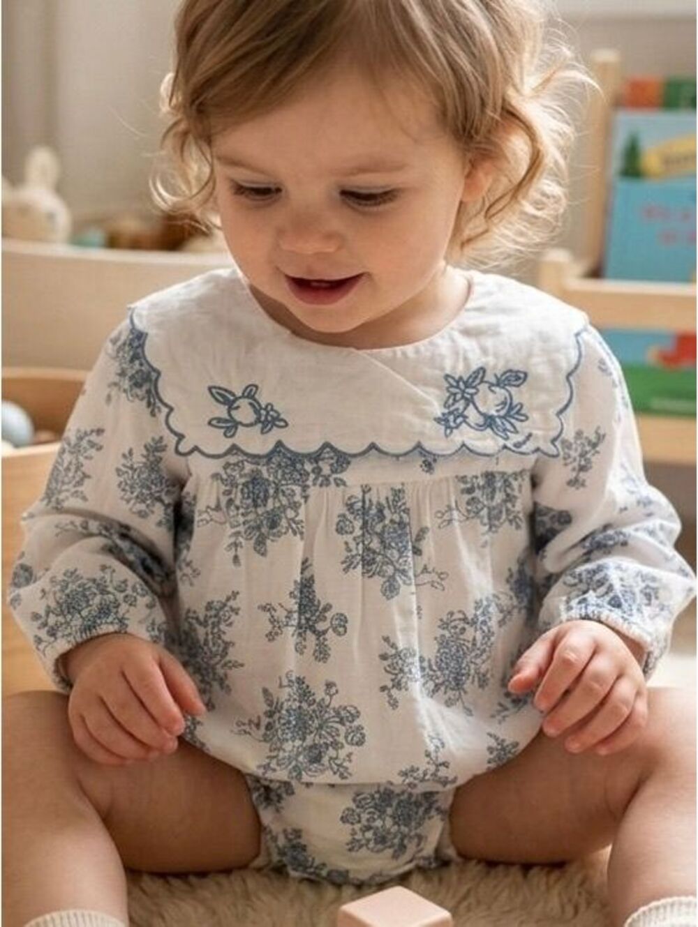Angou Baby Floral Embroidered Collar Romper Size 12-18 Mth